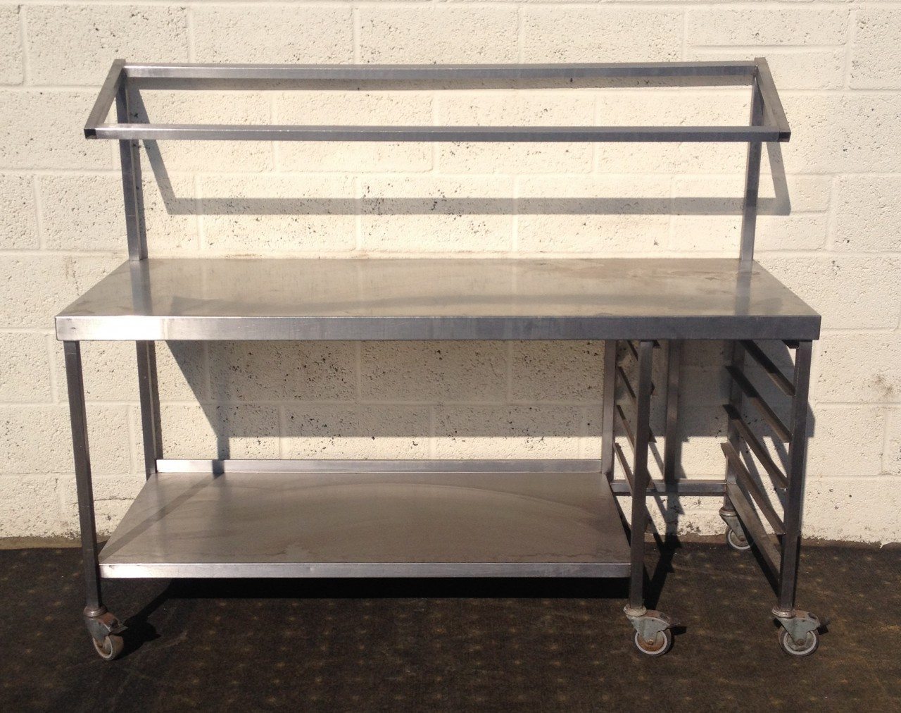 Stainless Table with Undershelf and Gastronorm Tin Gantry 1