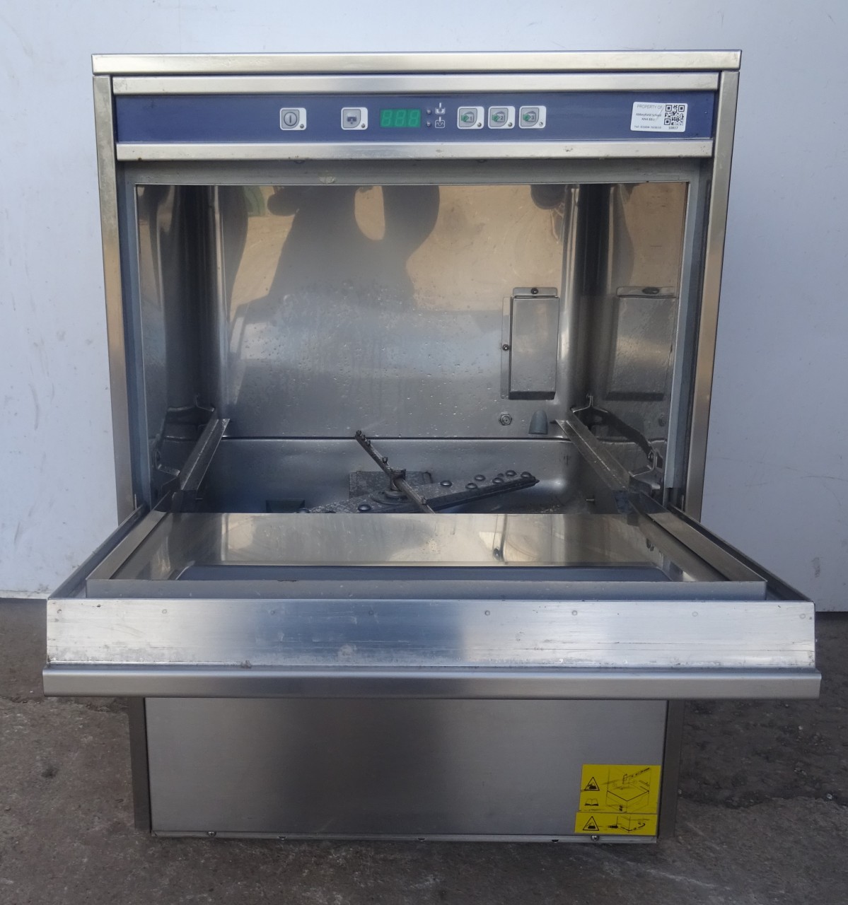 ELECTROLUX Under Counter Glass Washer  1