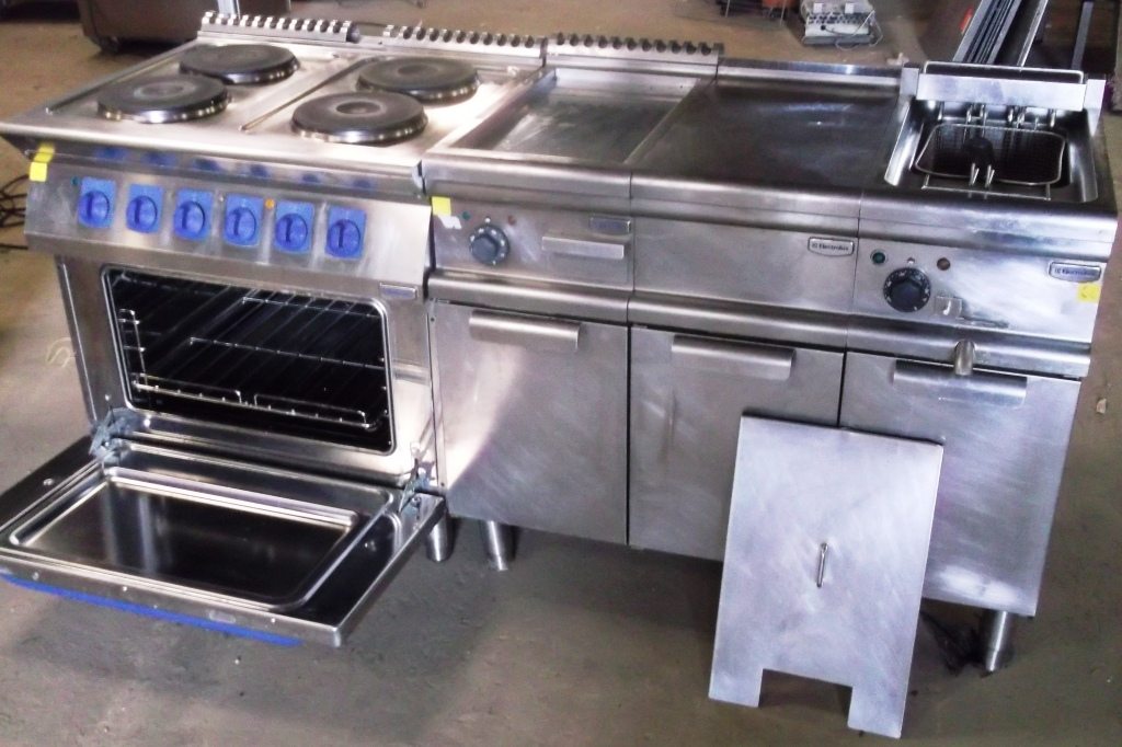 ELECTROLUX Electric 4 Hob, Griddle and Single Well Fryer 1