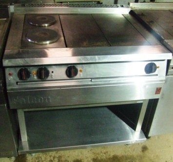 FALCON Dominator Electric 4 Plate Boiling Table.