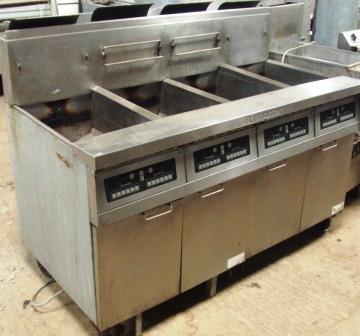 FRYMASTER H50 Four Well Gas Fryer Suite with Auto Filtration System 1
