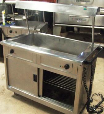 LINCAT 3 Well Heated Servery with Hot Cupboard