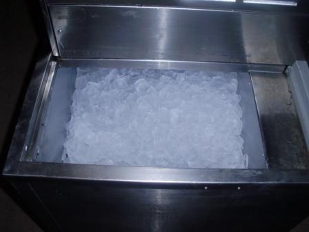 SCOTSMAN 145kg Cocktail Sliver Ice Maker 1