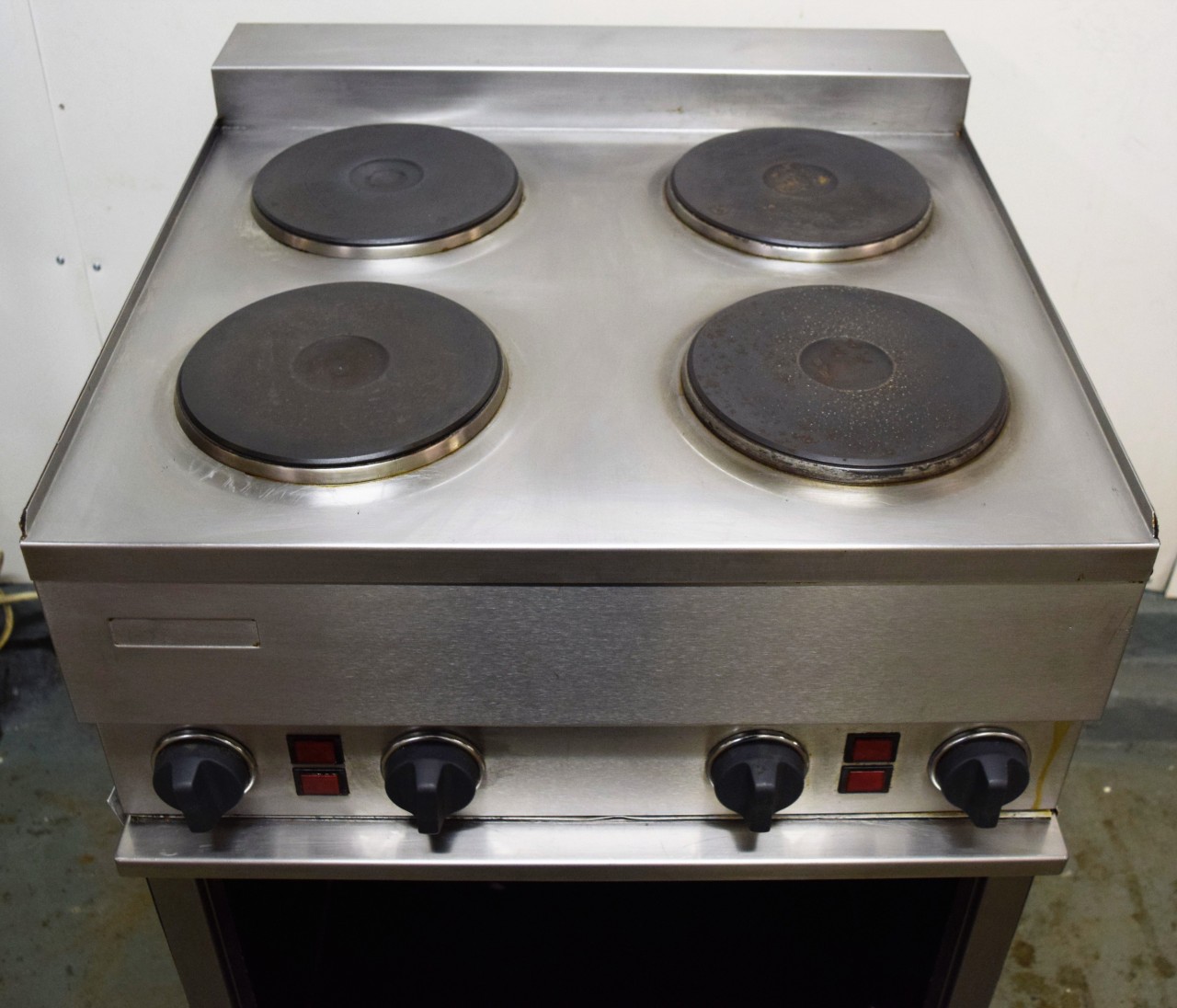 LINCAT 4 Hob Electric Boiling Top – lovely condition 1