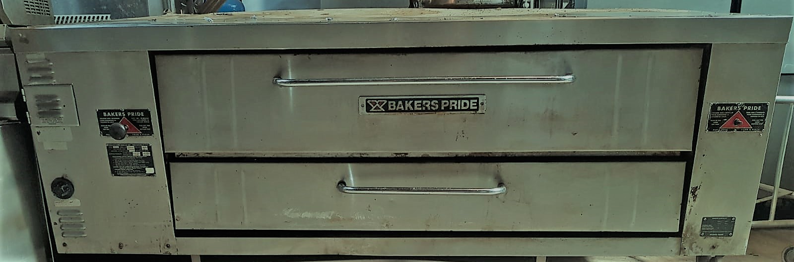 BAKERS PRIDE Single Deck Gas Bakers/Pizza Oven