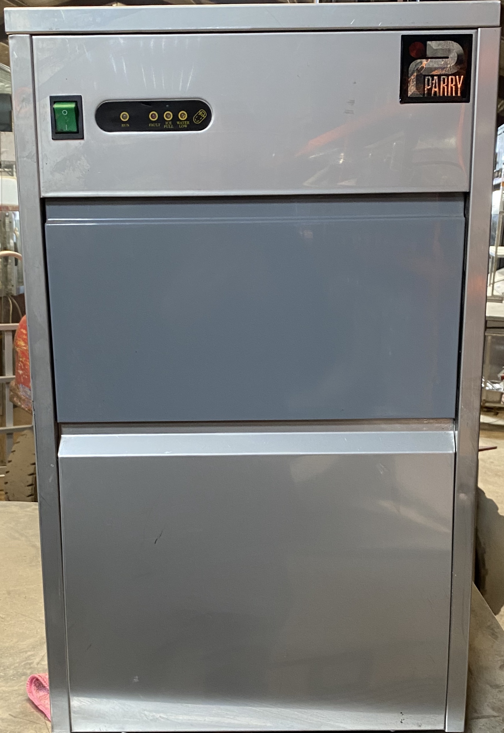 Parry Ice machine – 26kg