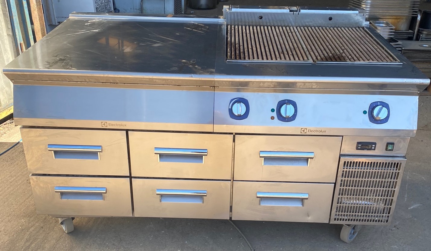 Electrolux Electric char grill and bench fridge