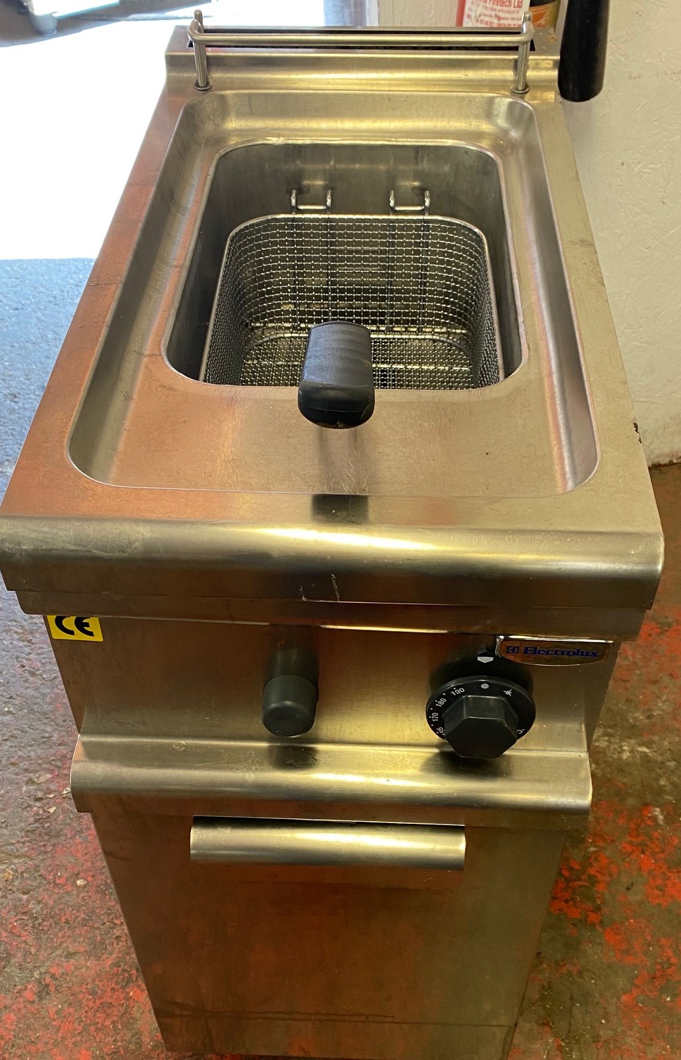 ELECTROLUX Single Well Single Basket Gas Fryer – Ex Demonstrator.
