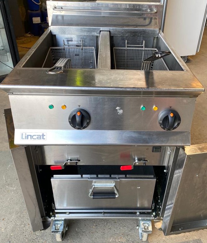 LINCAT Opus 800 Twin Well Electric Fryer with Filtration