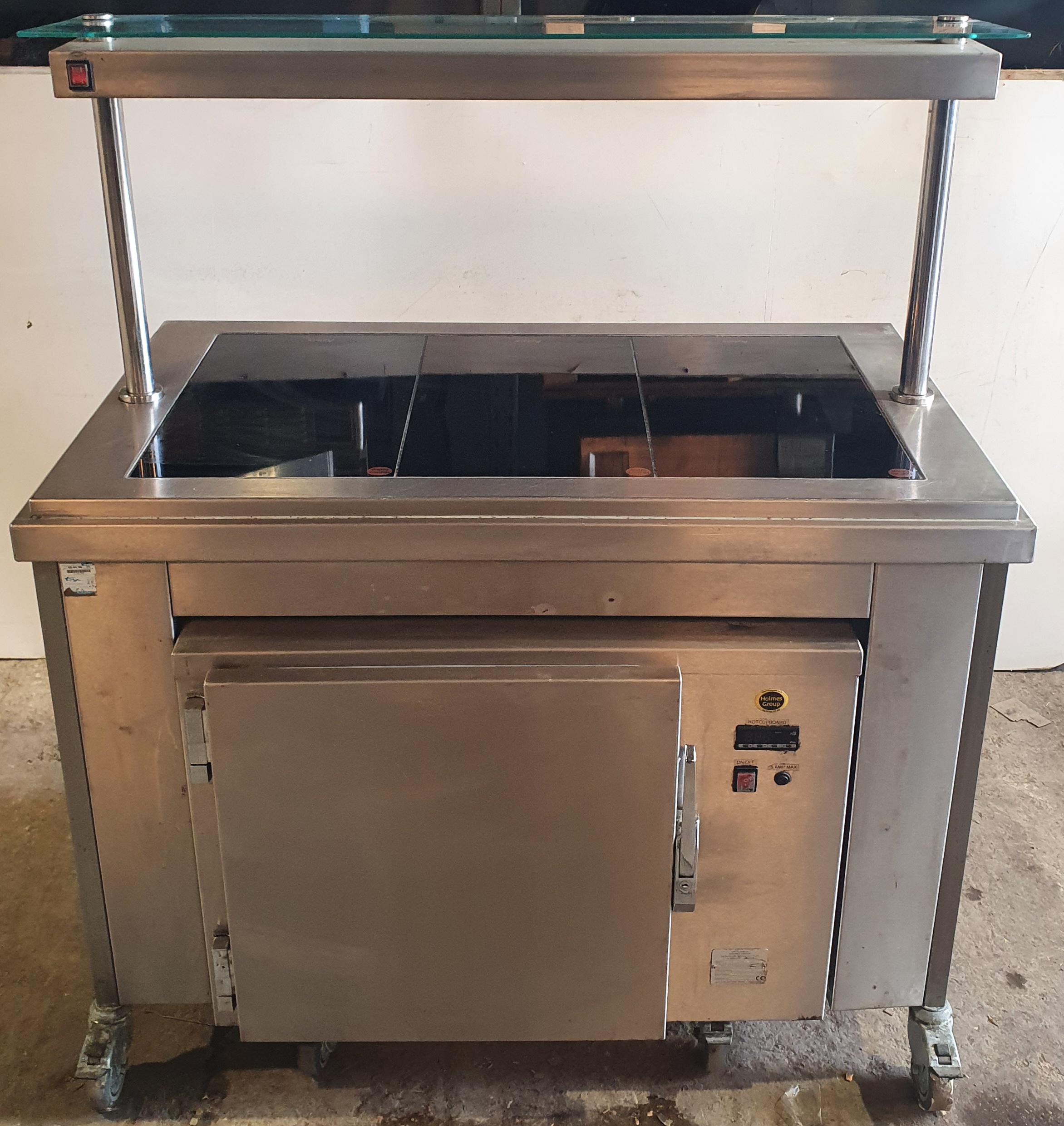 MOFFAT Heated Servery with Ceramic Surface and Hot Cupboard