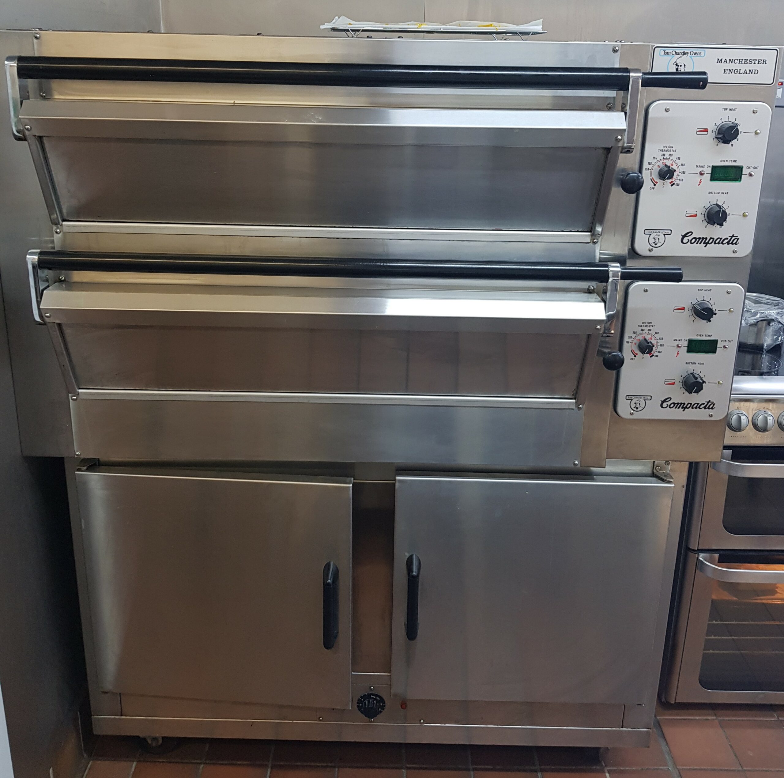 TOM CHANDLEY Compacta 2 Deck 4 Tray Bakers Oven