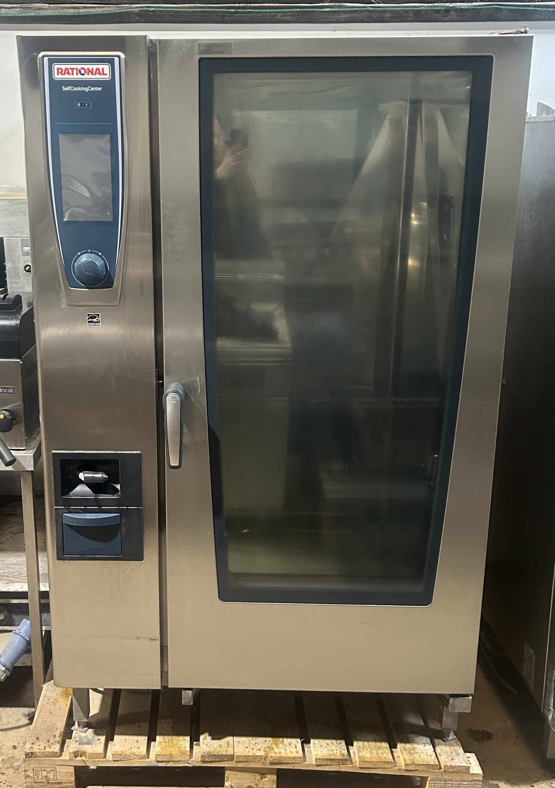 RATIONAL White Efficiency Gas 40 Grid Combi with Roll In Trolley